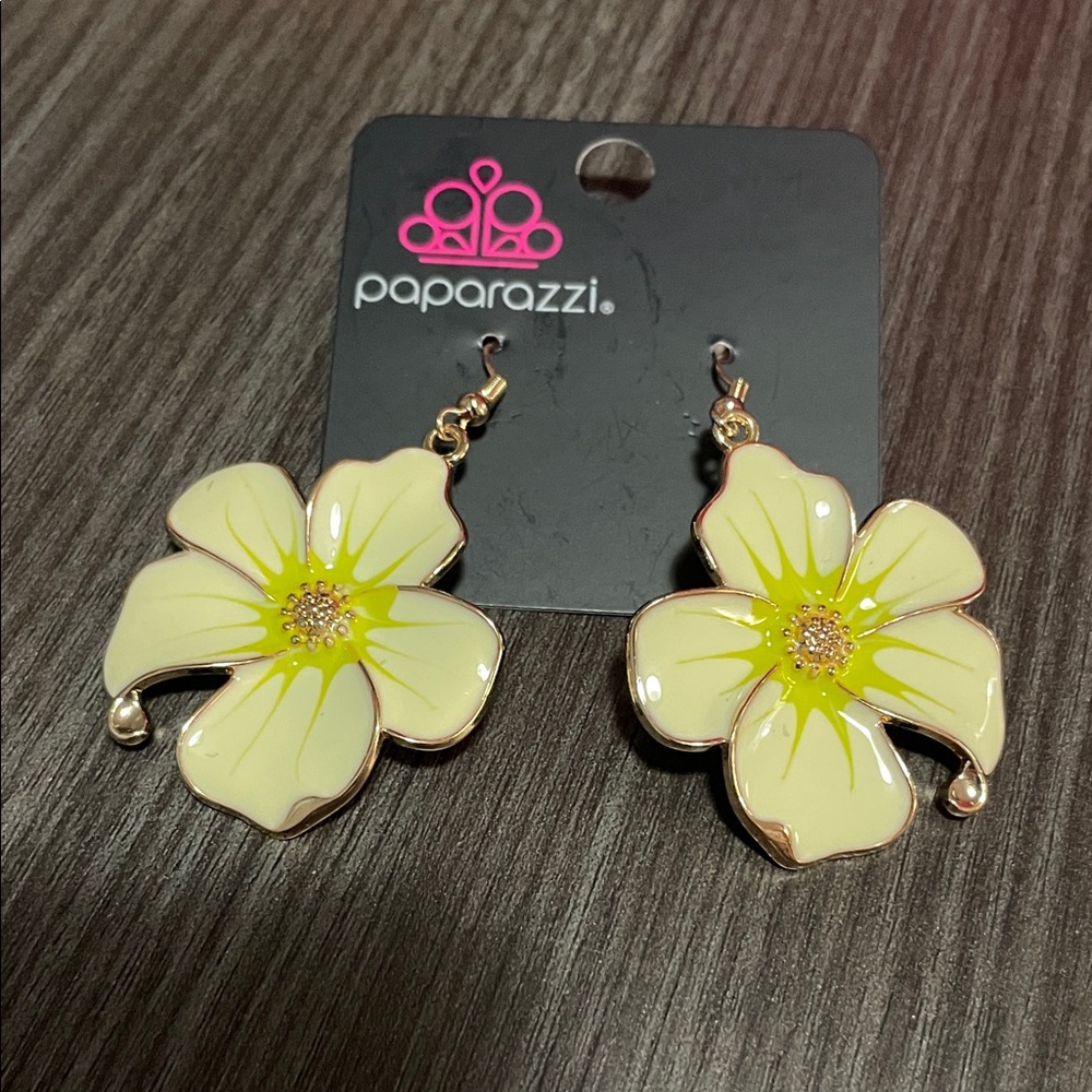 Paparazzi Floral Earrings in Yellow and Cream